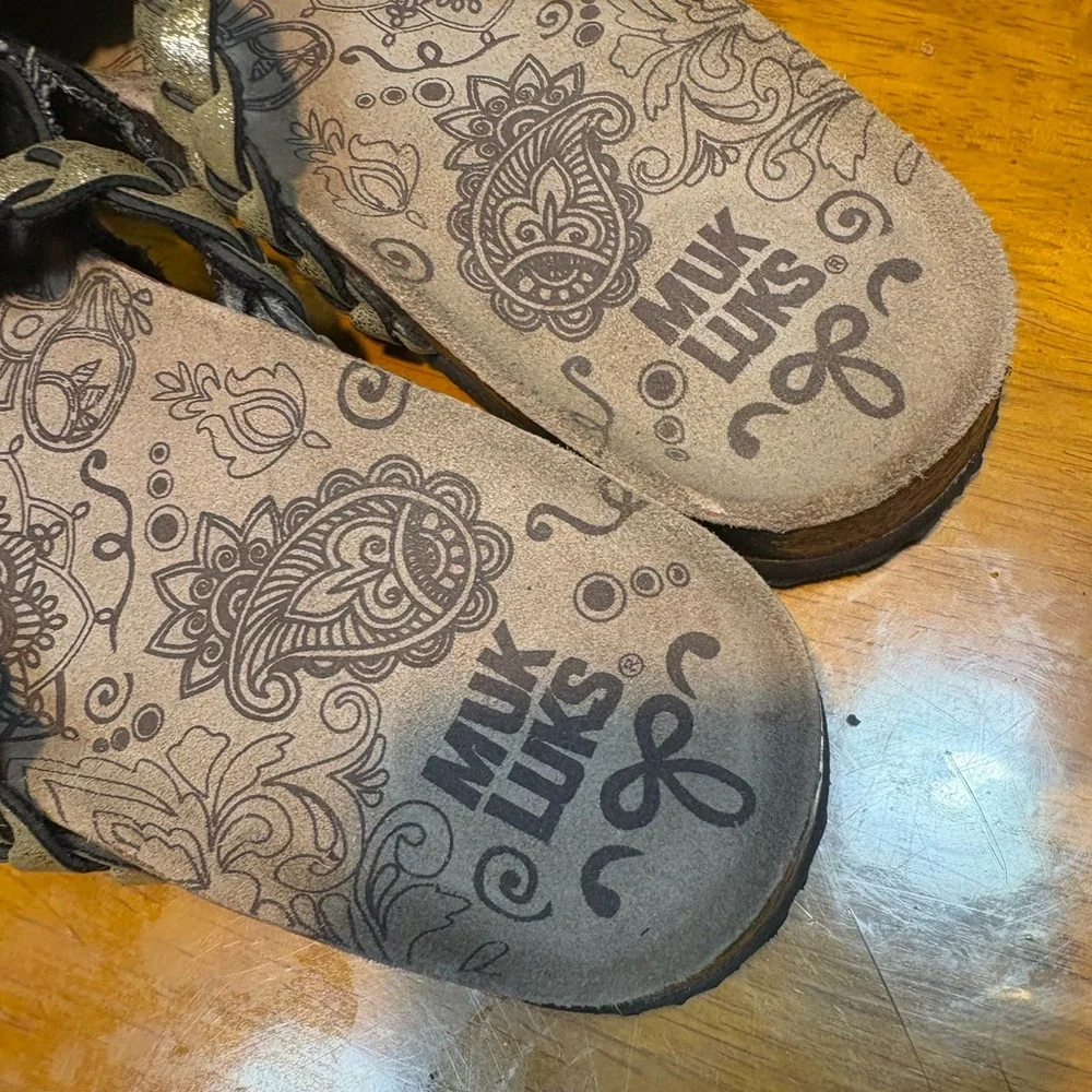 the Muk Luks Women's Elaine Sandals boho-style floral fabric braided strap - Picture 5 of 10